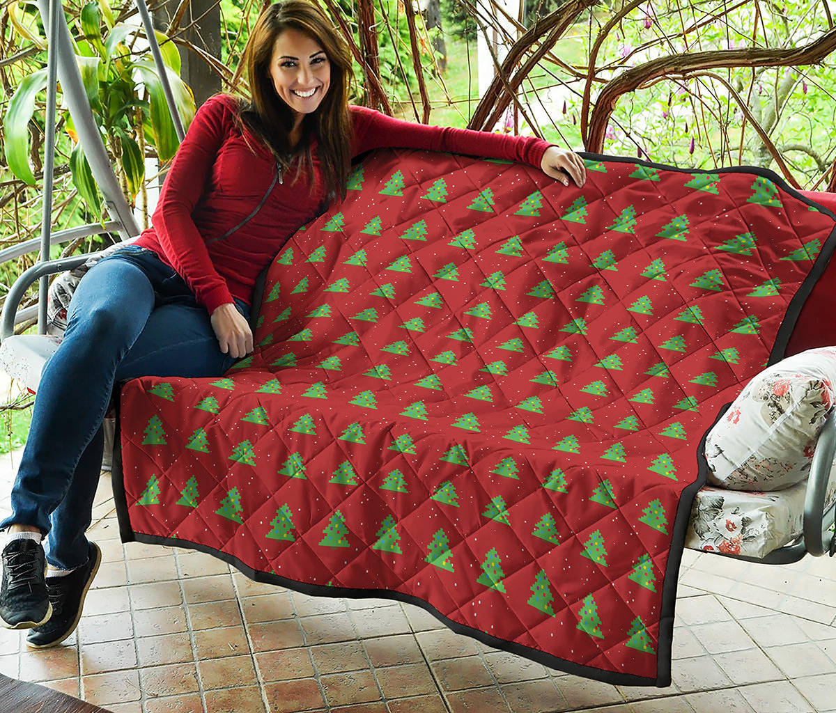 8-Bit Pixel Christmas Tree Pattern Print Quilt