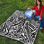 Abstract Dazzle Pattern Print Quilt
