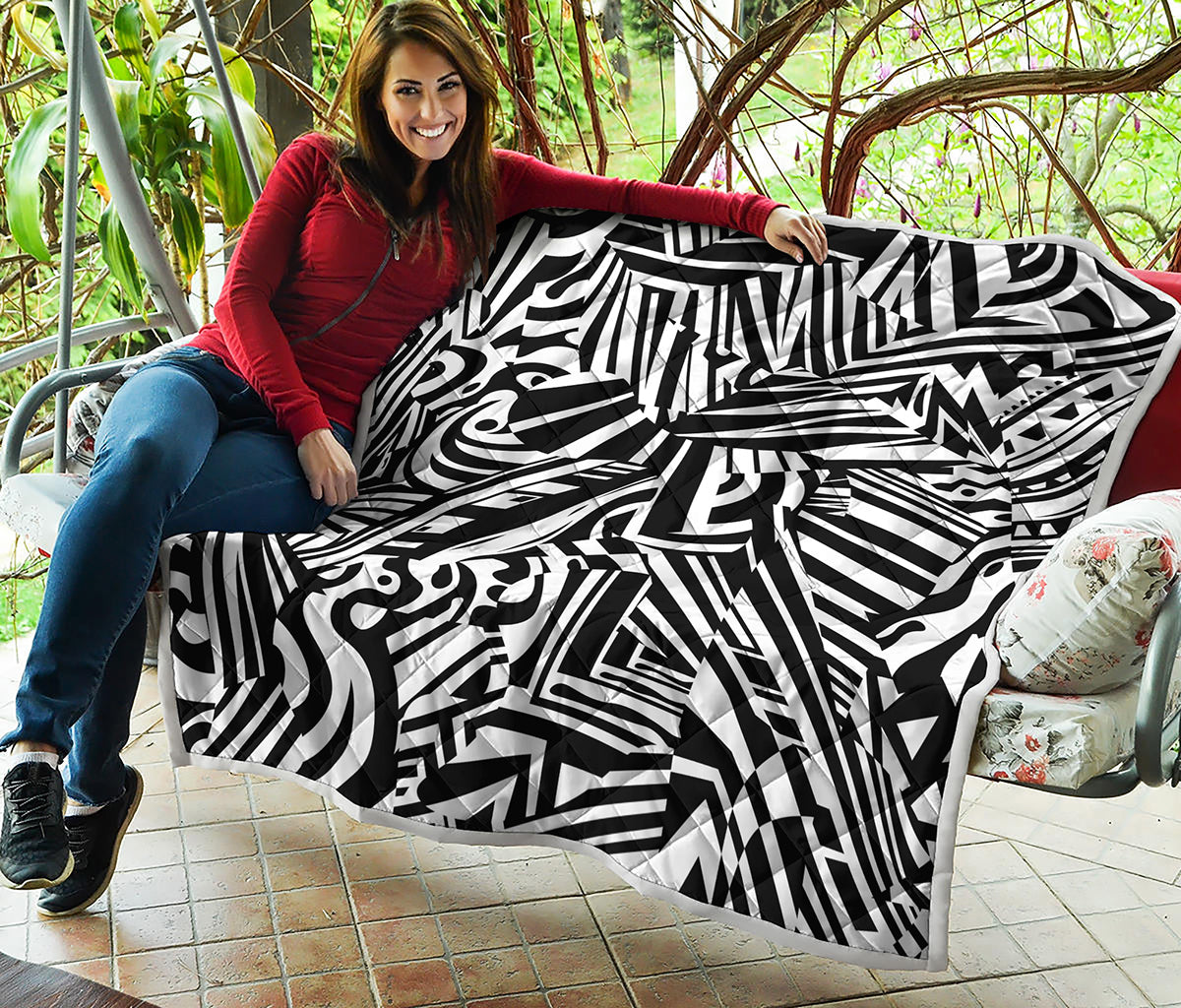 Abstract Dazzle Pattern Print Quilt
