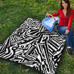 Abstract Dazzle Pattern Print Quilt