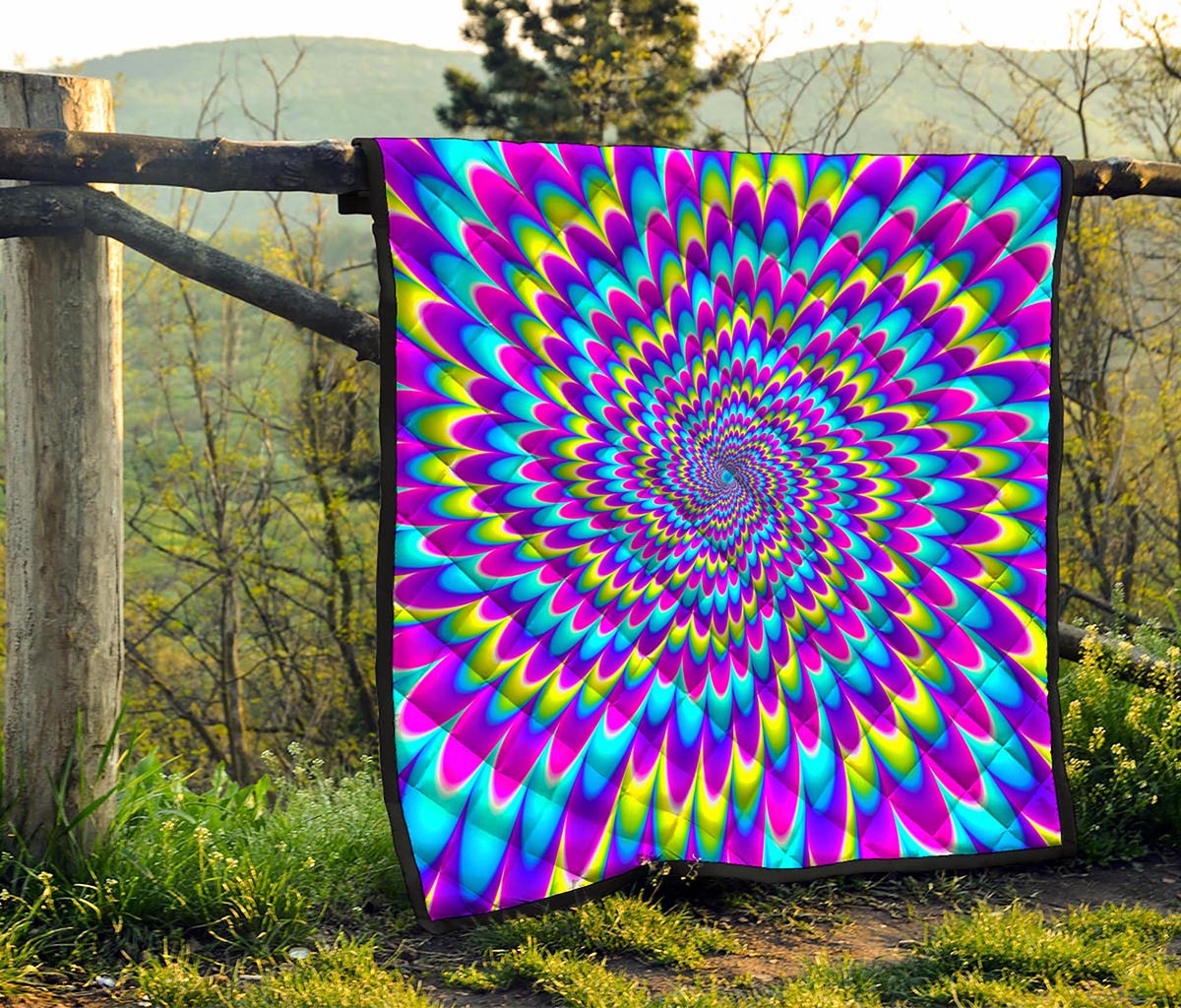 Abstract Dizzy Moving Optical Illusion Quilt