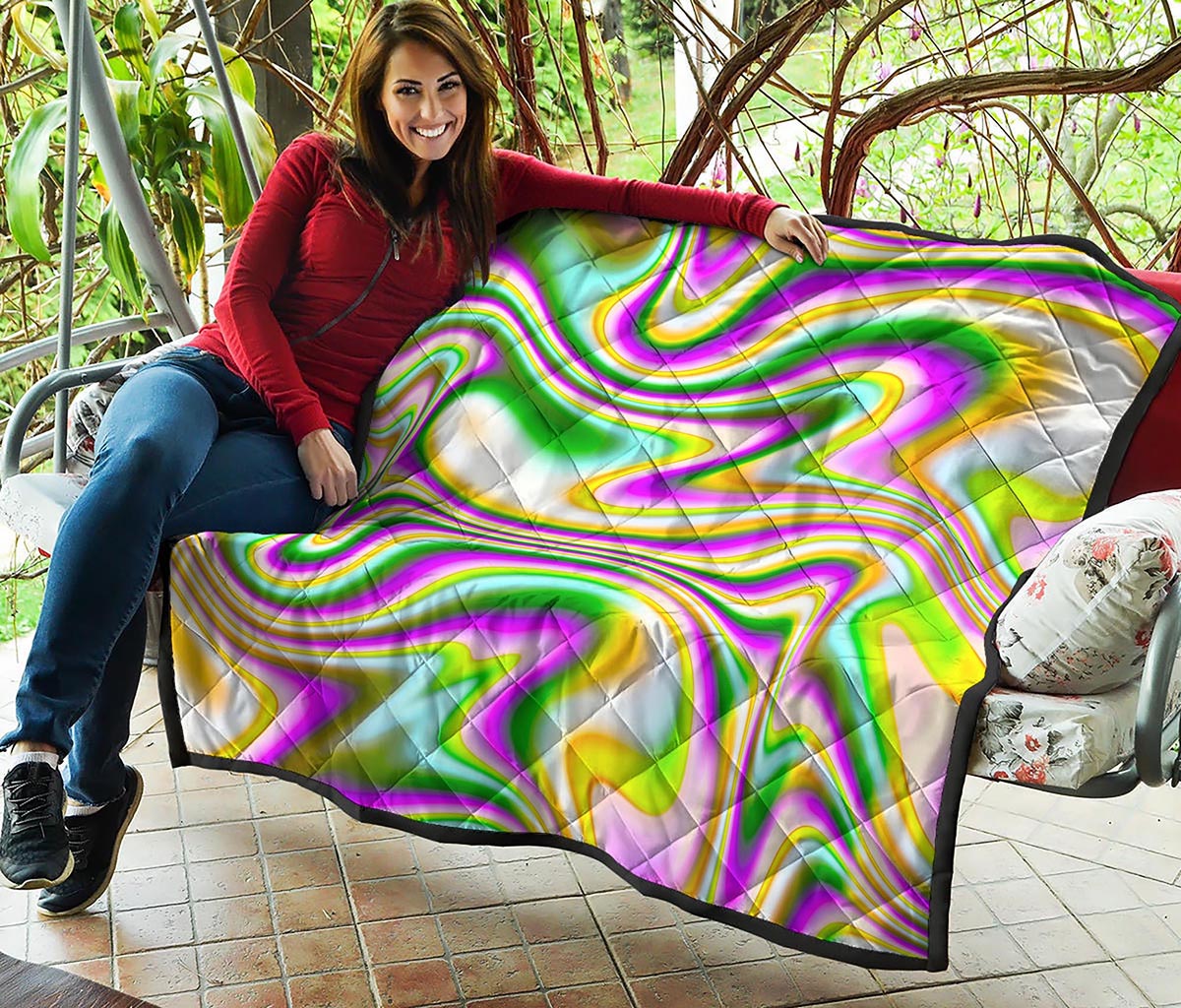 Abstract Holographic Liquid Trippy Print Quilt
