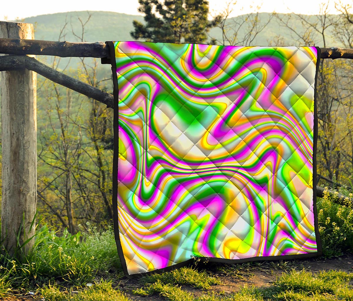 Abstract Holographic Liquid Trippy Print Quilt