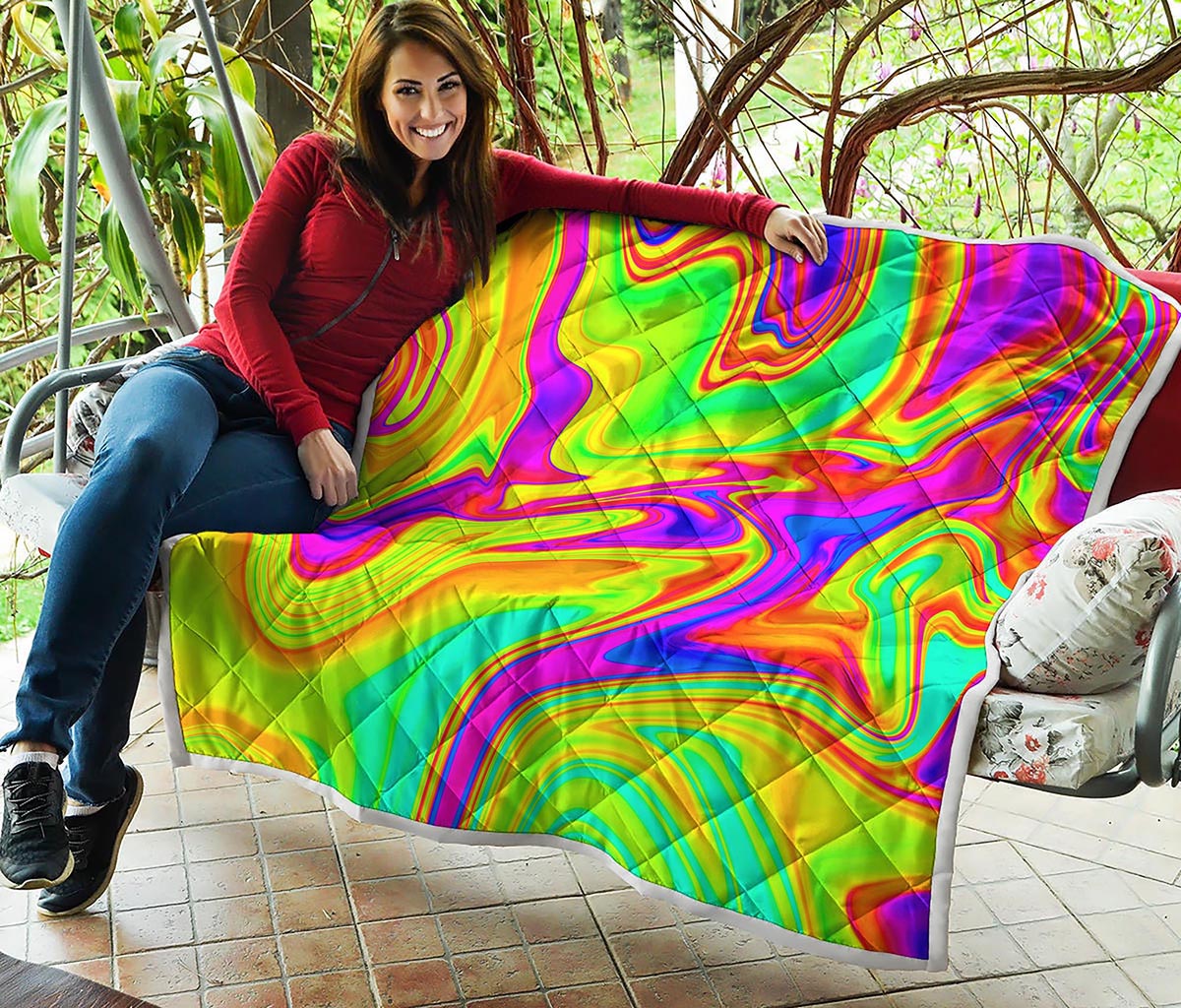 Abstract Liquid Trippy Print Quilt