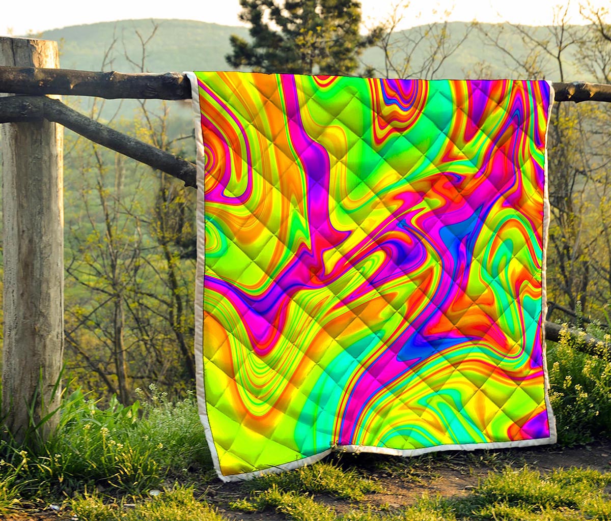 Abstract Liquid Trippy Print Quilt