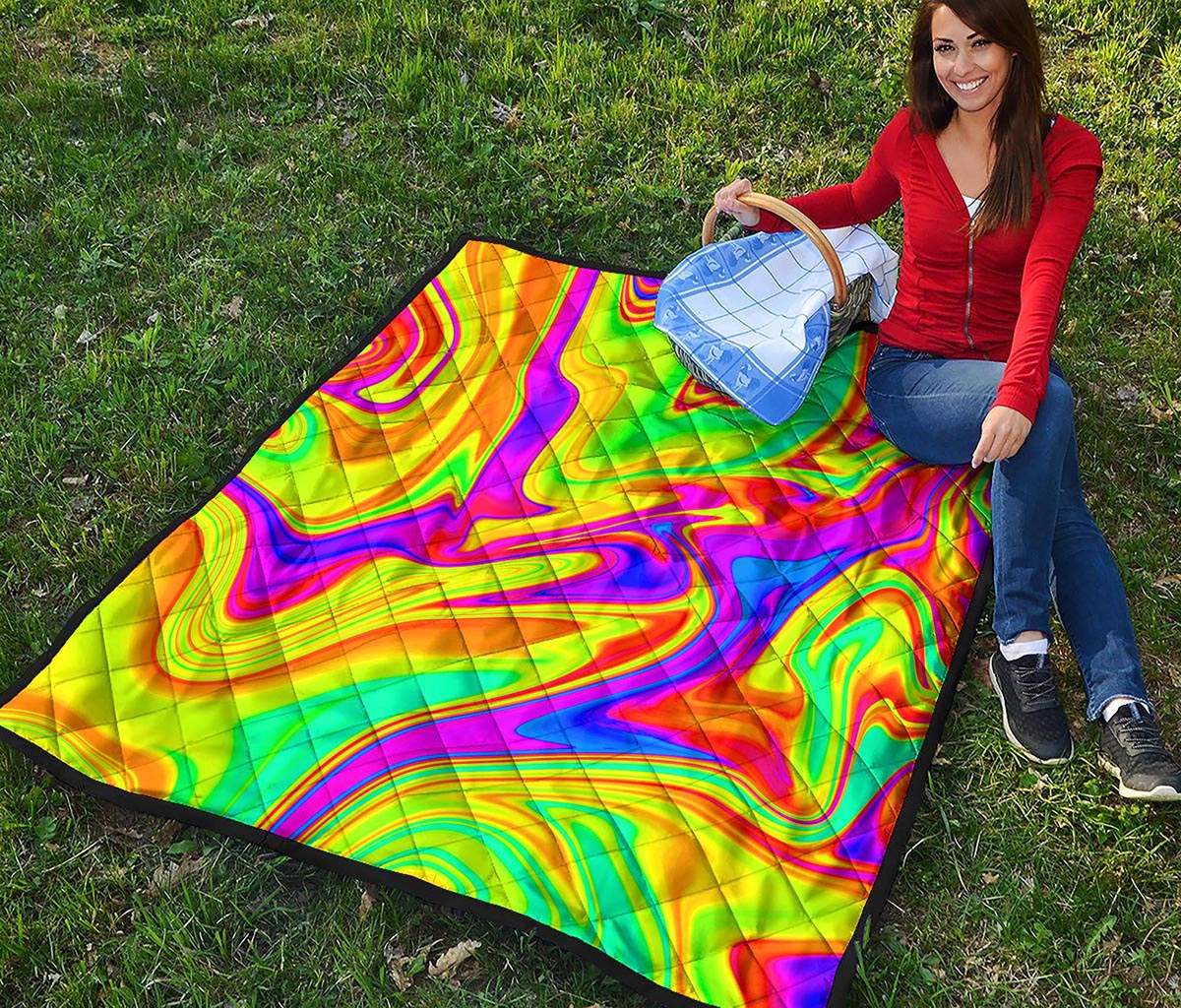 Abstract Liquid Trippy Print Quilt