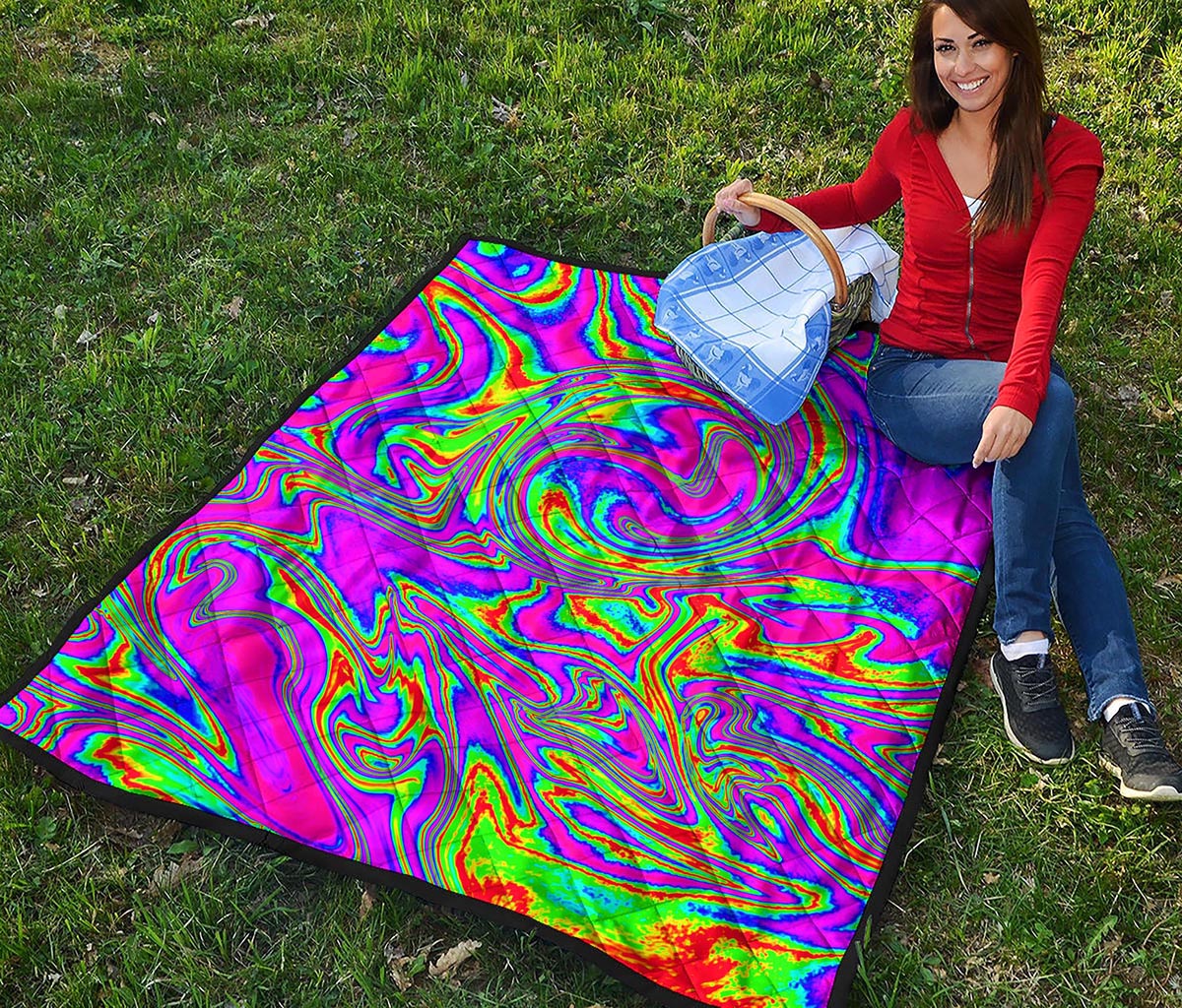Abstract Psychedelic Liquid Trippy Print Quilt