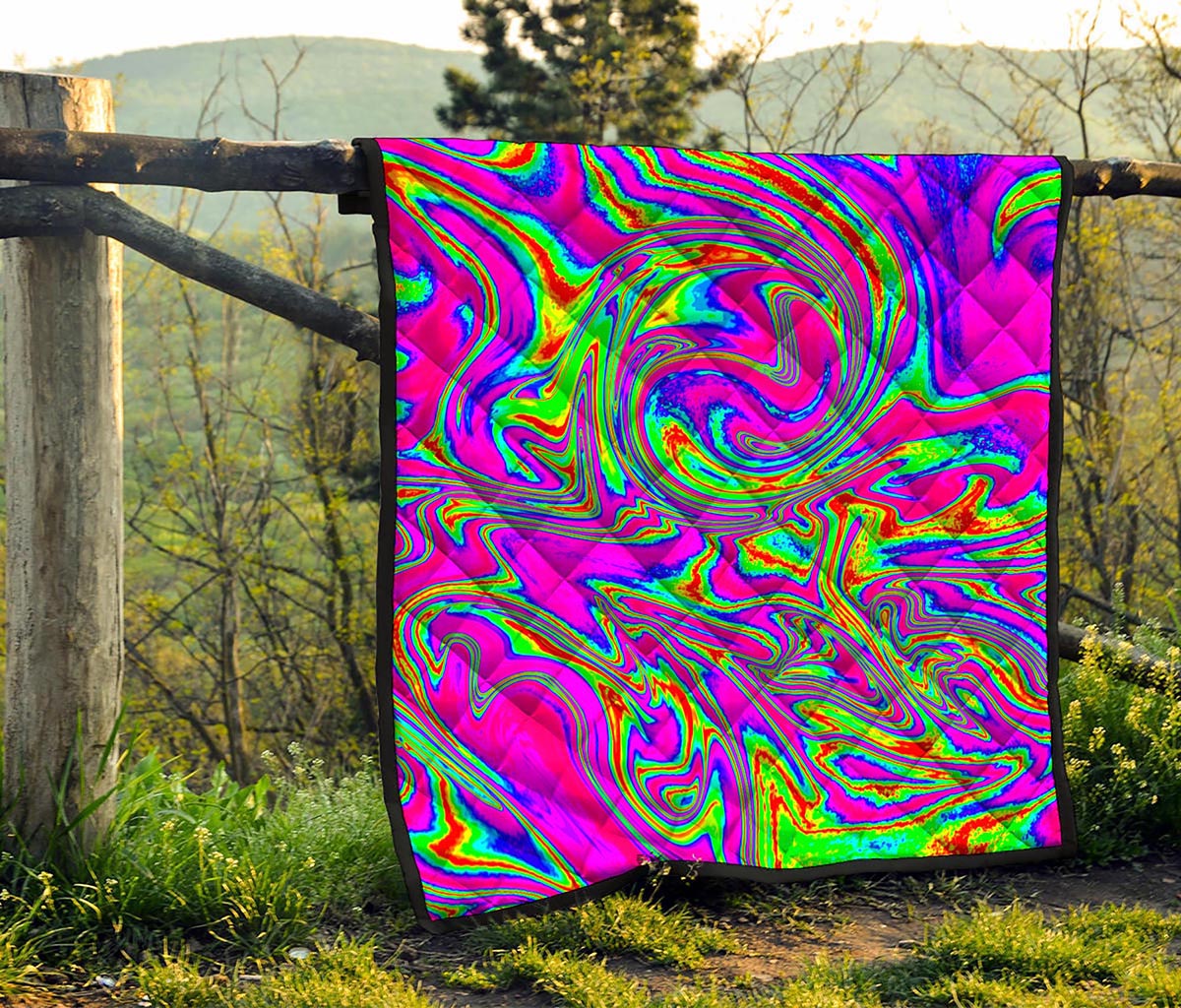 Abstract Psychedelic Liquid Trippy Print Quilt