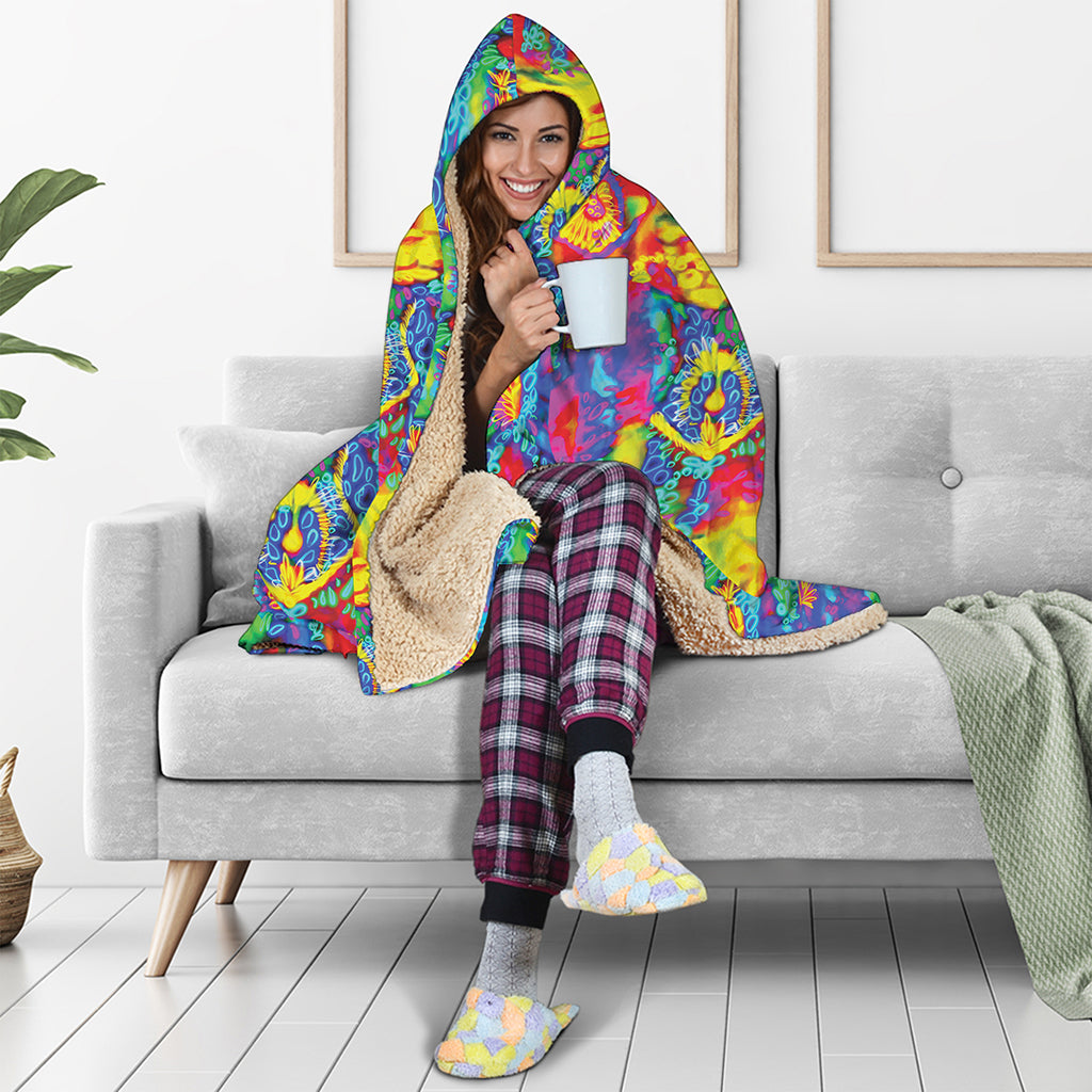 Abstract Psychedelic Print Hooded Blanket