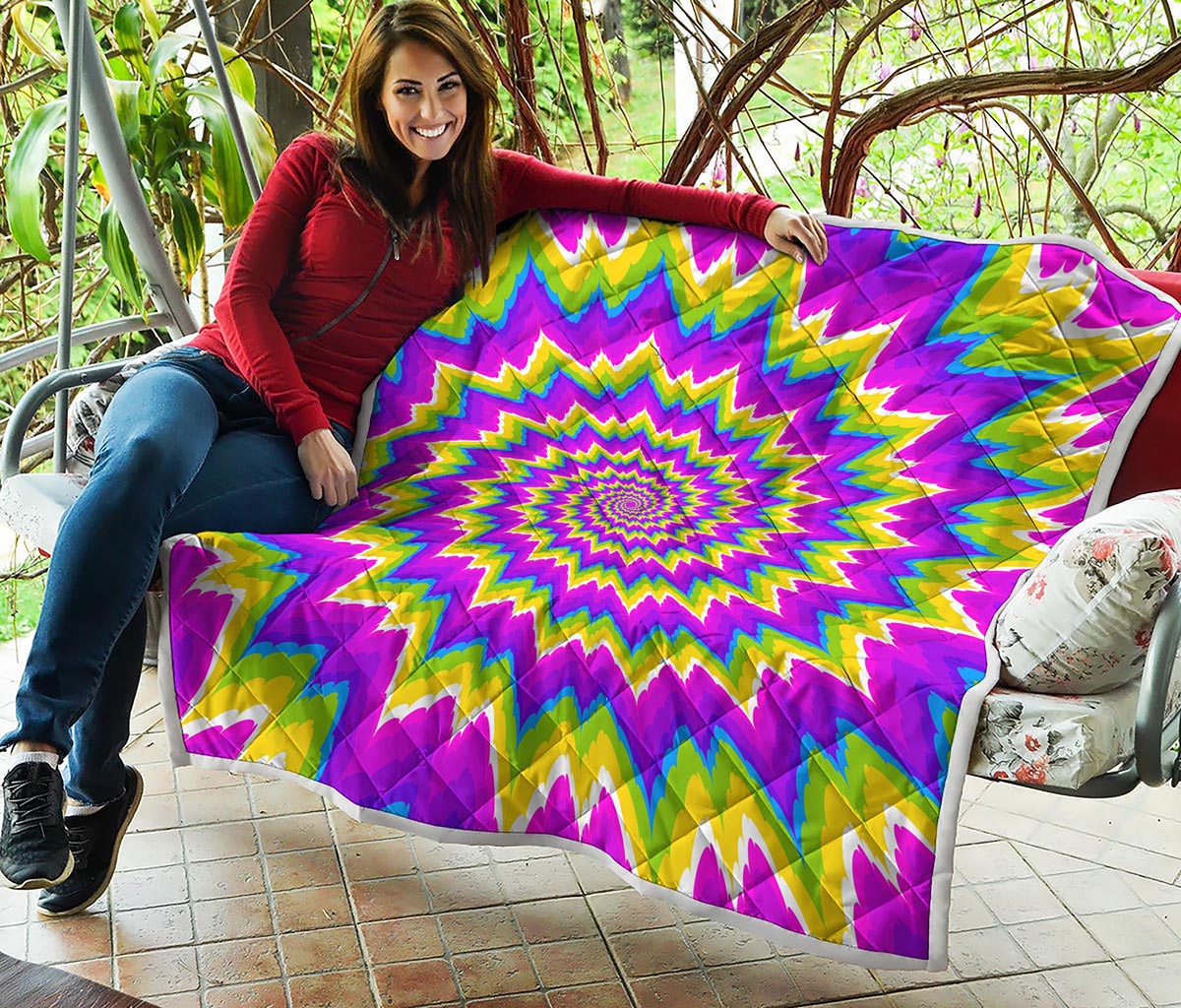 Abstract Spiral Moving Optical Illusion Quilt
