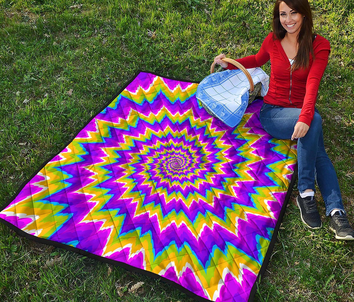 Abstract Spiral Moving Optical Illusion Quilt