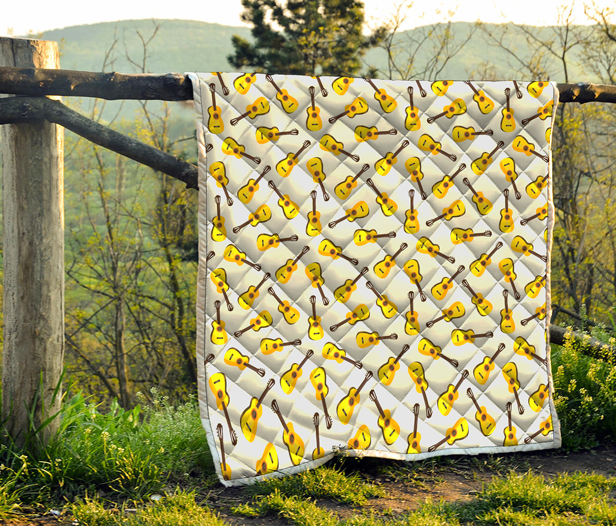 Acoustic Guitar Pattern Print Quilt