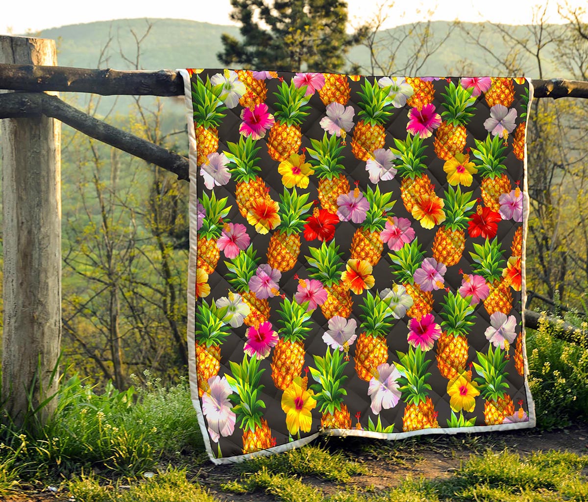 Aloha Hibiscus Pineapple Pattern Print Quilt