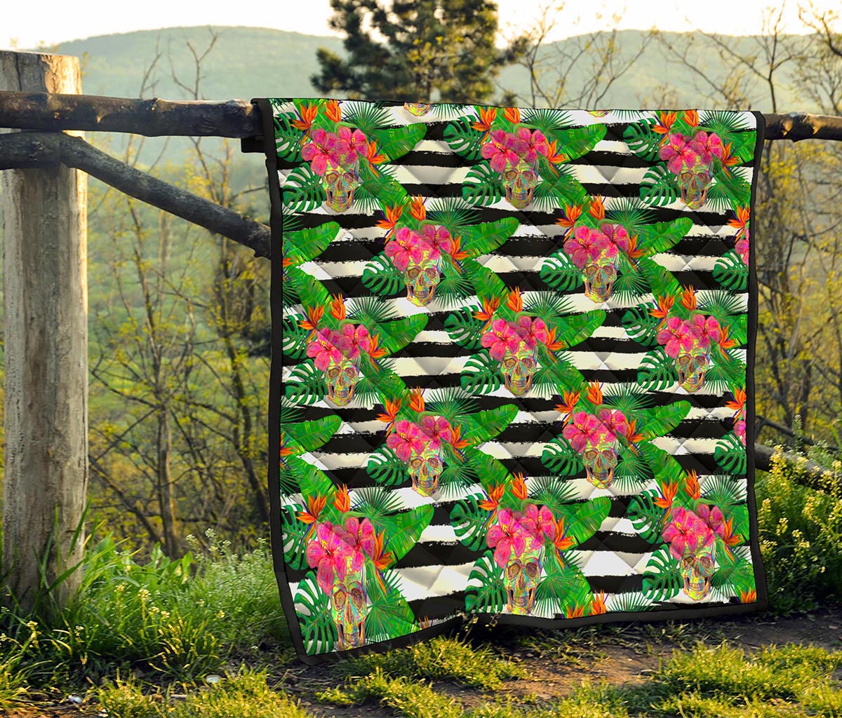 Aloha Skull Striped Pattern Print Quilt