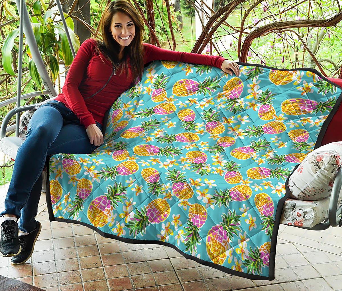 Aloha Summer Pineapple Pattern Print Quilt