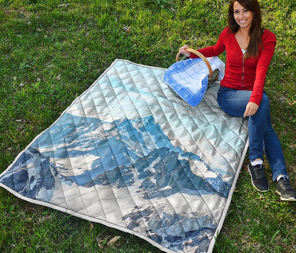 Alps Mountain Print Quilt