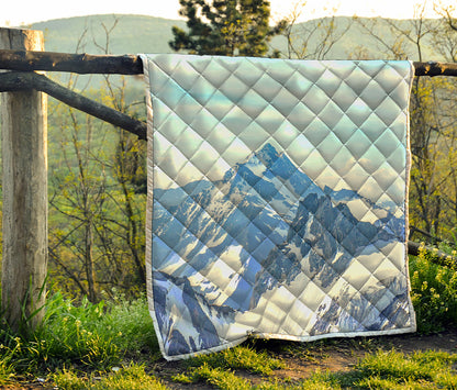 Alps Mountain Print Quilt