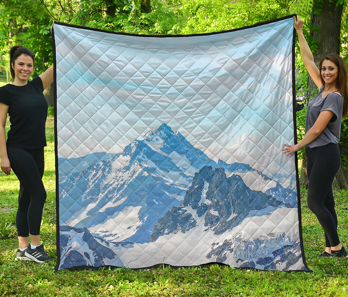 Alps Mountain Print Quilt