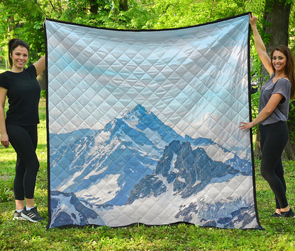 Alps Mountain Print Quilt