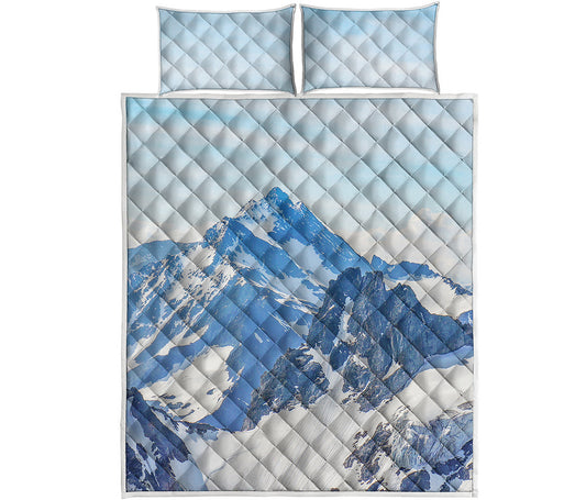 Alps Mountain Print Quilt Bed Set