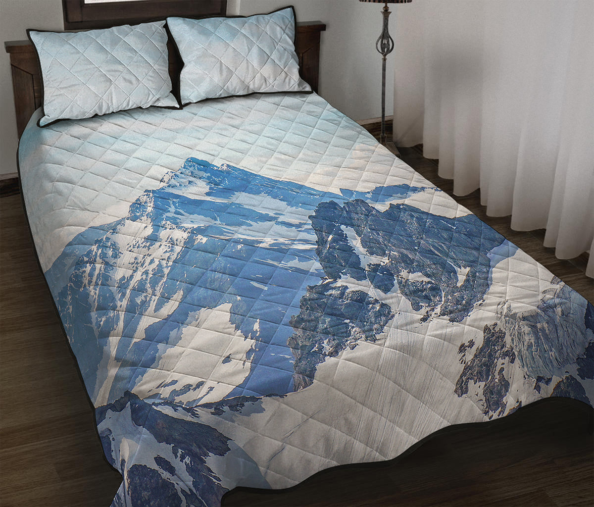 Alps Mountain Print Quilt Bed Set