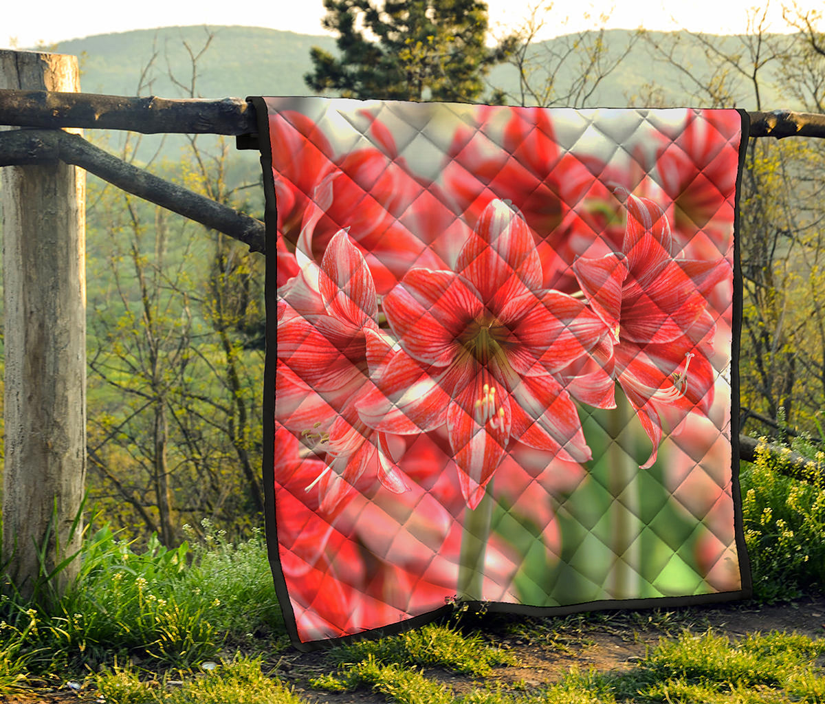 Amaryllis Flower Print Quilt