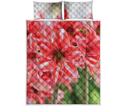 Amaryllis Flower Print Quilt Bed Set