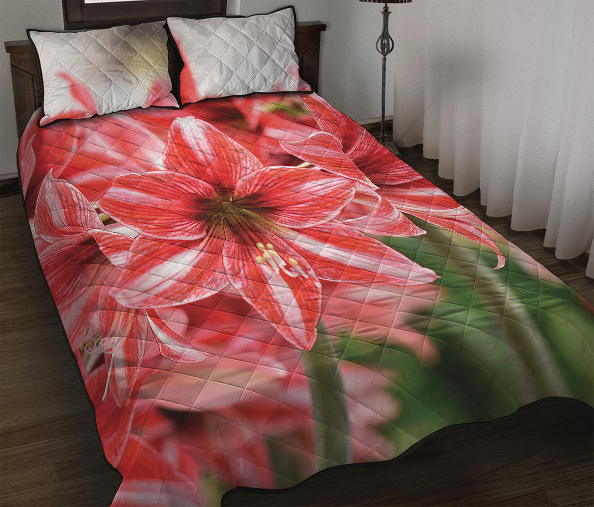 Amaryllis Flower Print Quilt Bed Set