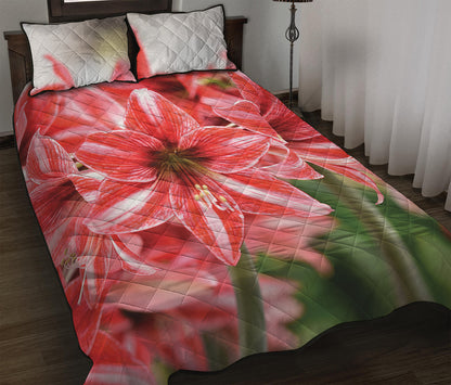 Amaryllis Flower Print Quilt Bed Set