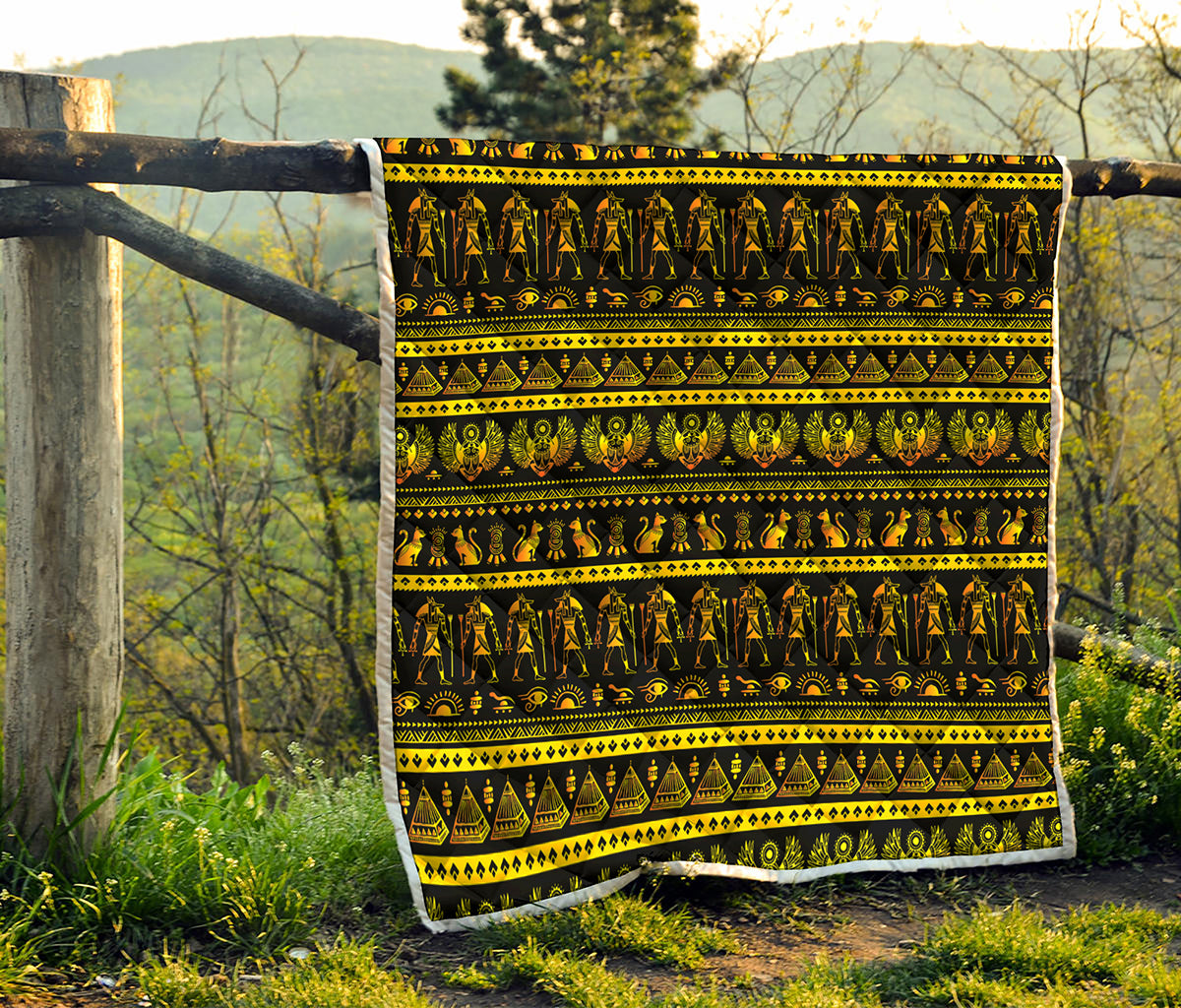Ancient Egyptian Pattern Print Quilt