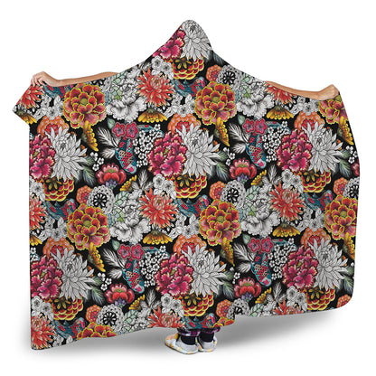 Asian Chrysanthemum Pattern Print Hooded Blanket