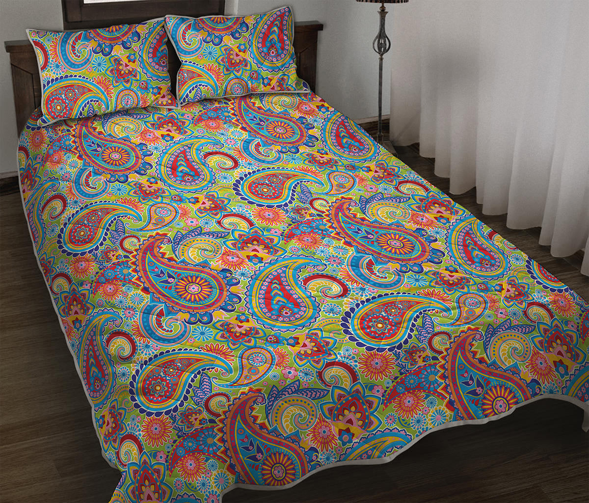 Asian Paisley Pattern Print Quilt Bed Set