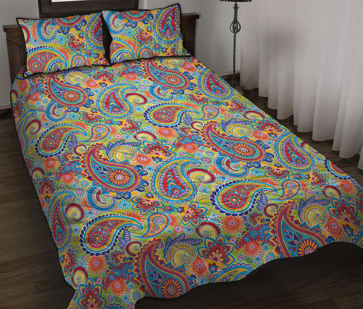 Asian Paisley Pattern Print Quilt Bed Set