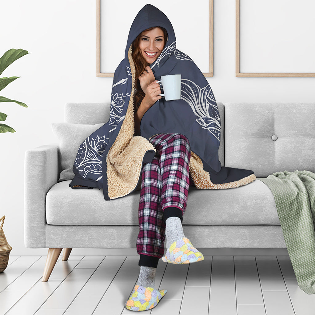 Astrology Pisces Sign Print Hooded Blanket