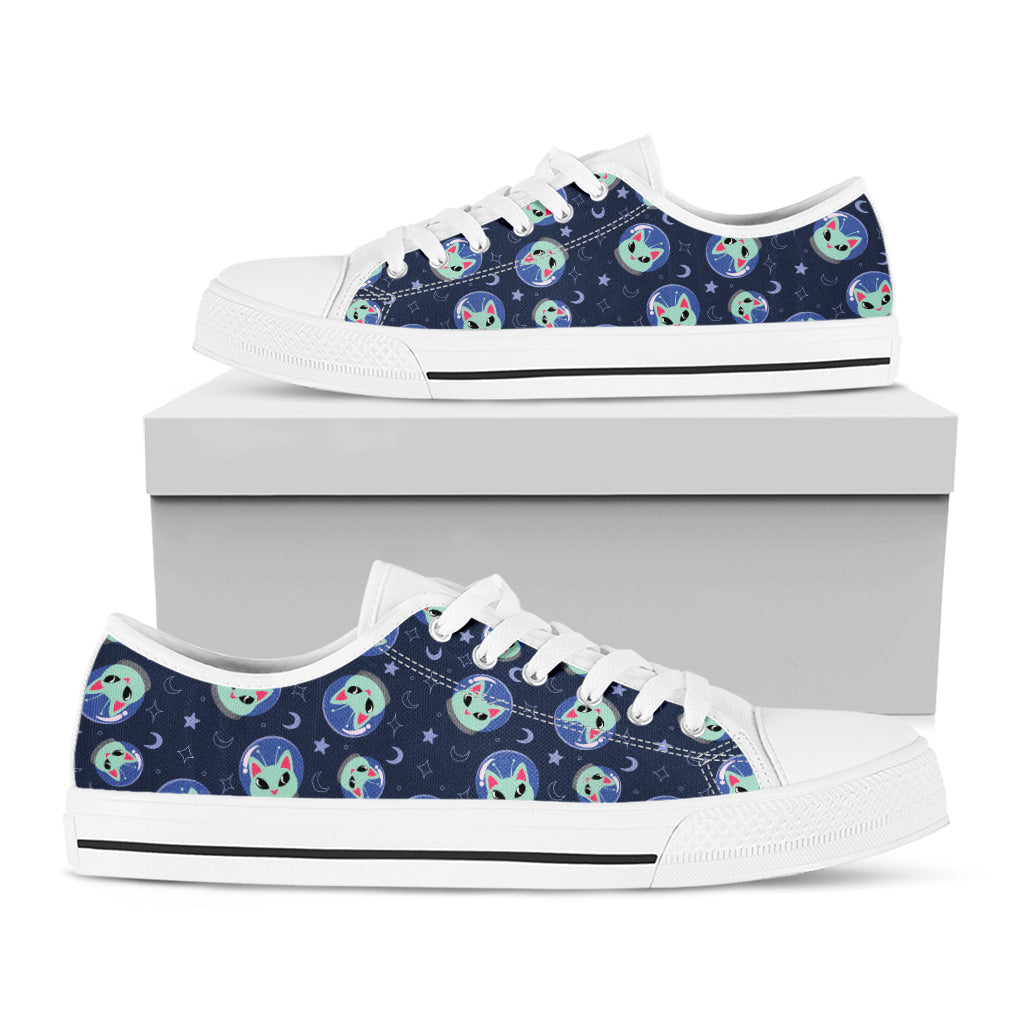 Astronaut Alien Cat Print White Low Top Shoes