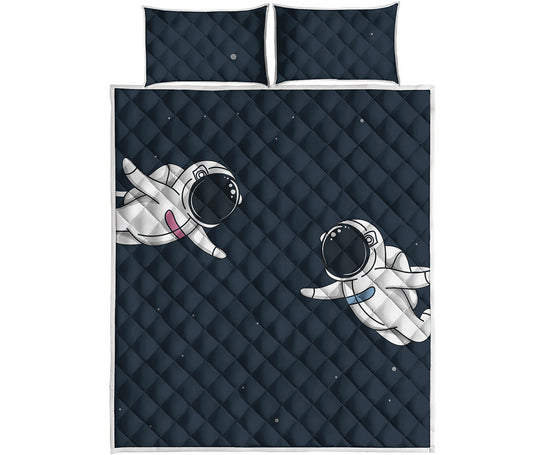 Astronaut Couple In Space Print Quilt Bed Set