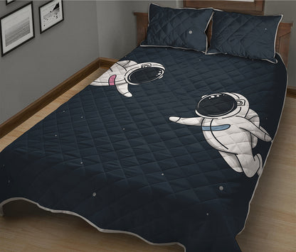 Astronaut Couple In Space Print Quilt Bed Set
