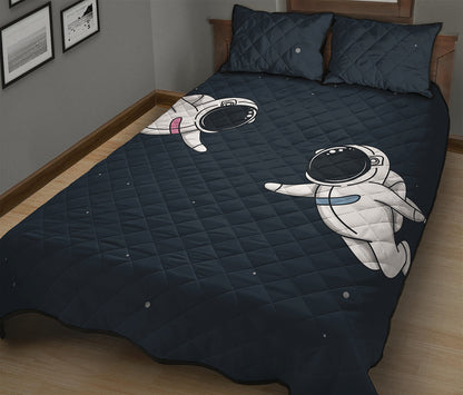 Astronaut Couple In Space Print Quilt Bed Set