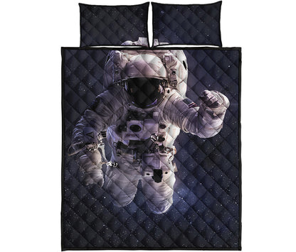 Astronaut Floating In Outer Space Print Quilt Bed Set