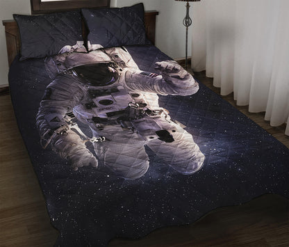 Astronaut Floating In Outer Space Print Quilt Bed Set