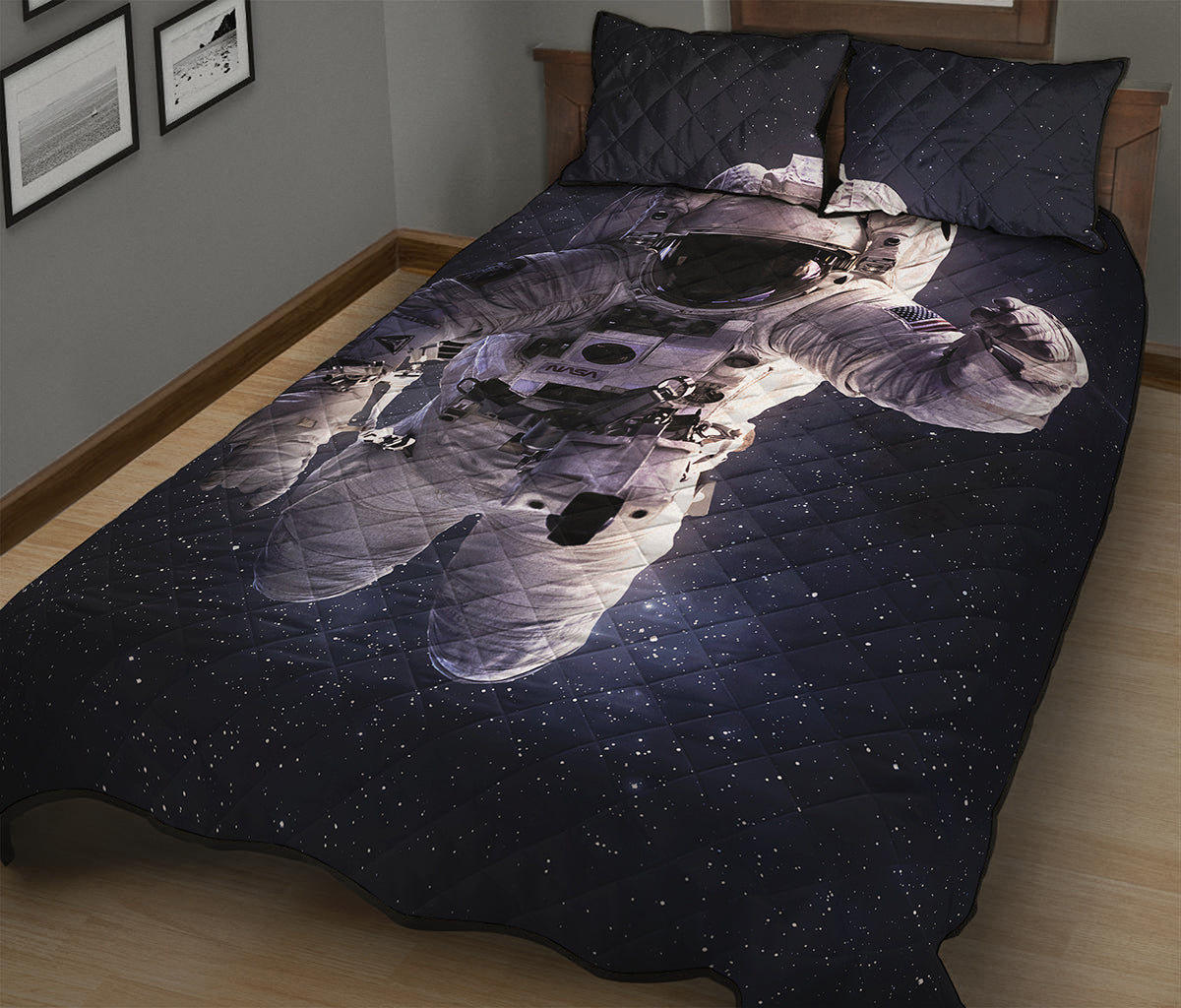 Astronaut Floating In Outer Space Print Quilt Bed Set