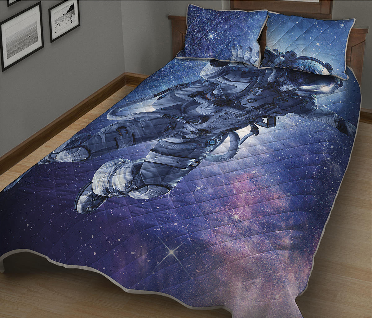 Astronaut On Space Mission Print Quilt Bed Set