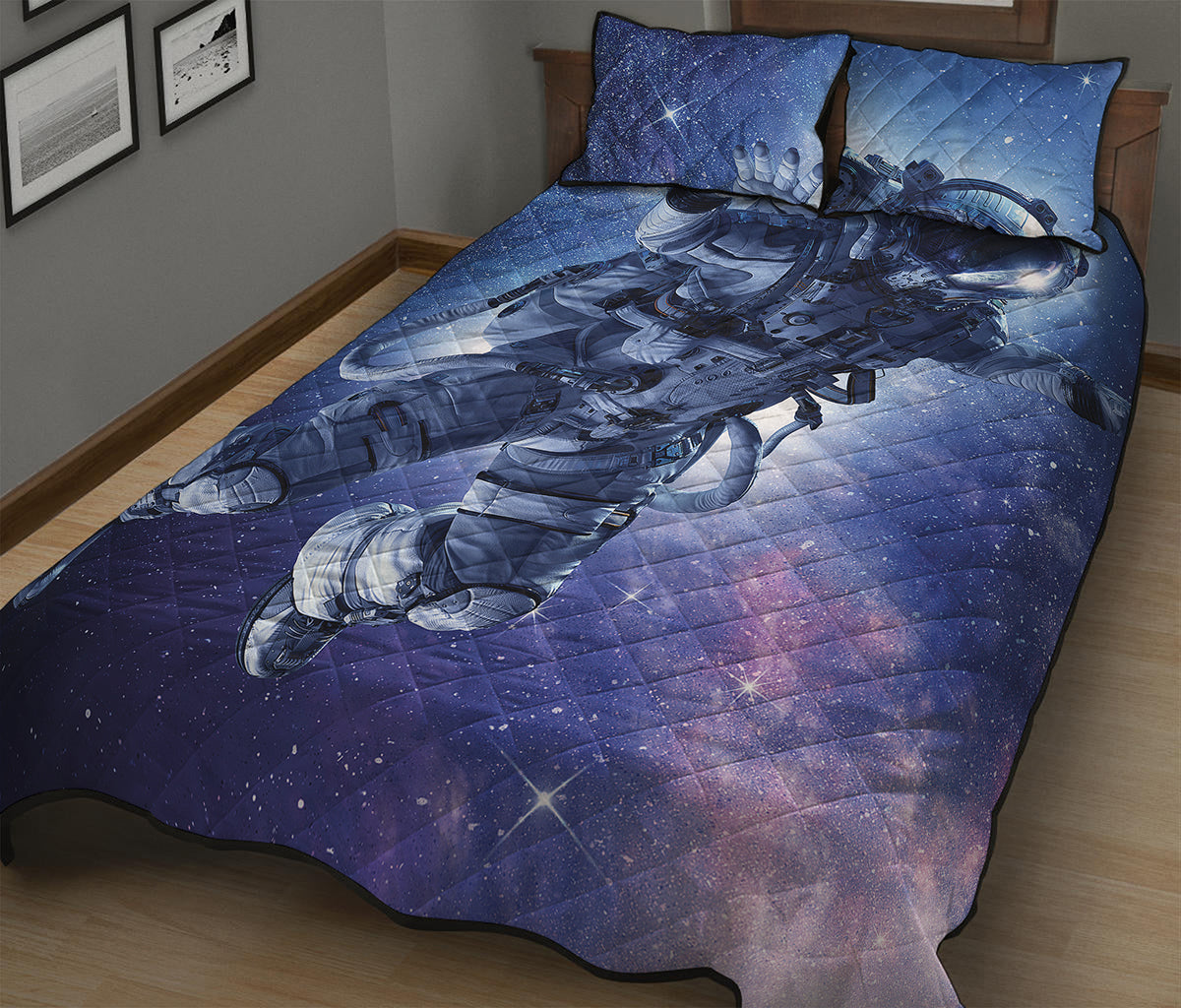 Astronaut On Space Mission Print Quilt Bed Set