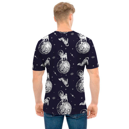 Astronaut Pug In Space Pattern Print Men's T-Shirt