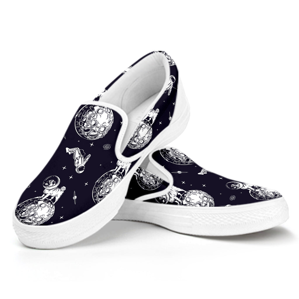 Astronaut Pug In Space Pattern Print White Slip On Shoes