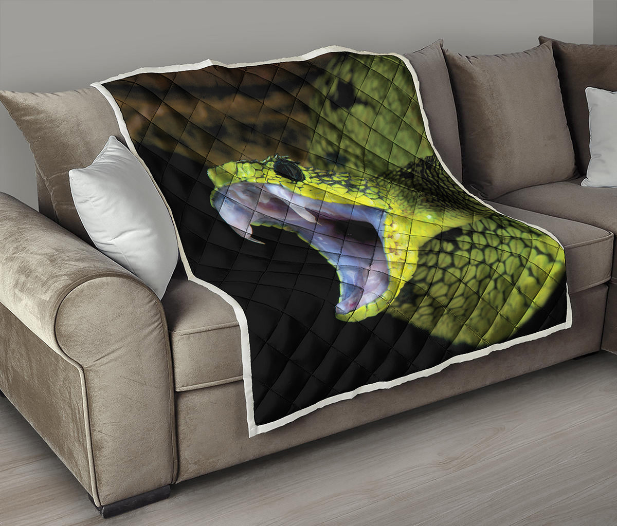 Atheris Nitschei Snake Print Quilt