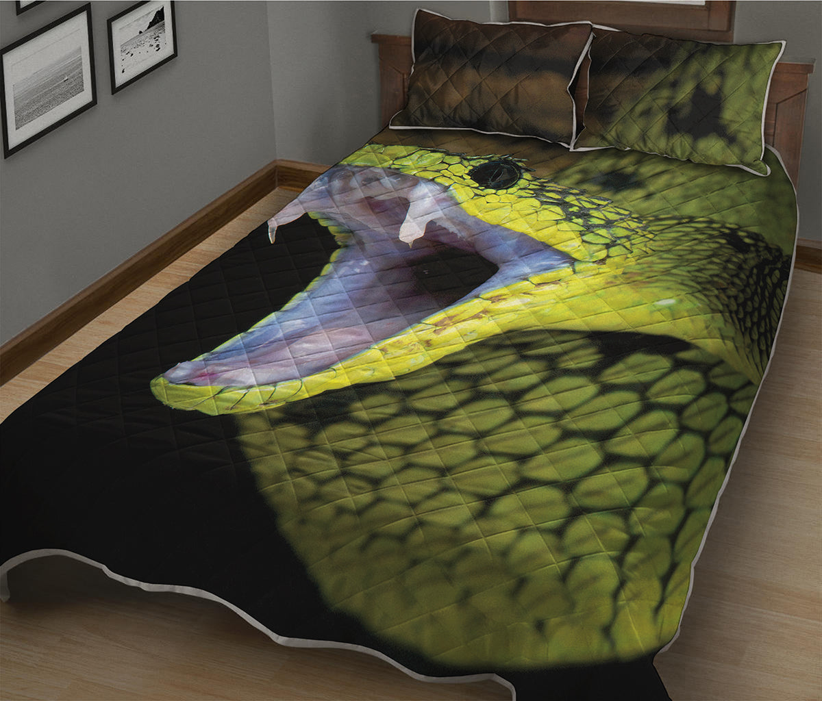 Atheris Nitschei Snake Print Quilt Bed Set