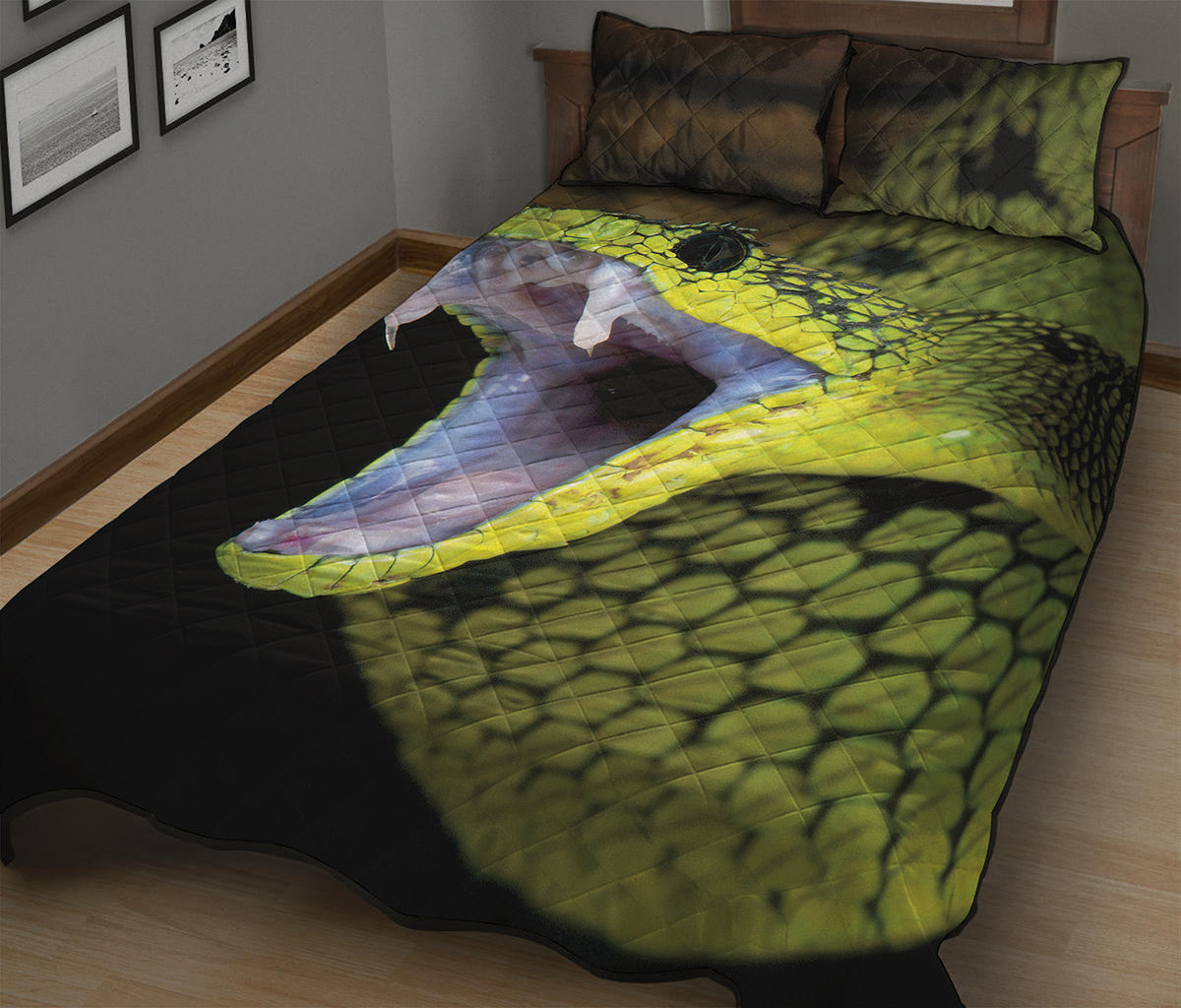 Atheris Nitschei Snake Print Quilt Bed Set
