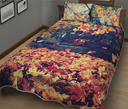 Autumn Leaves Print Quilt Bed Set