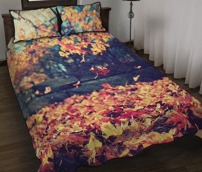 Autumn Leaves Print Quilt Bed Set